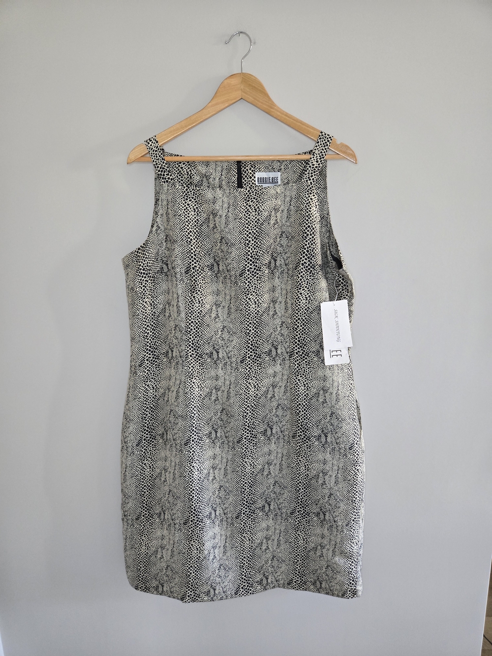 Robbie Bee 100% silk vintage subtle snakeskin sleeveless mini dress, black, tan
